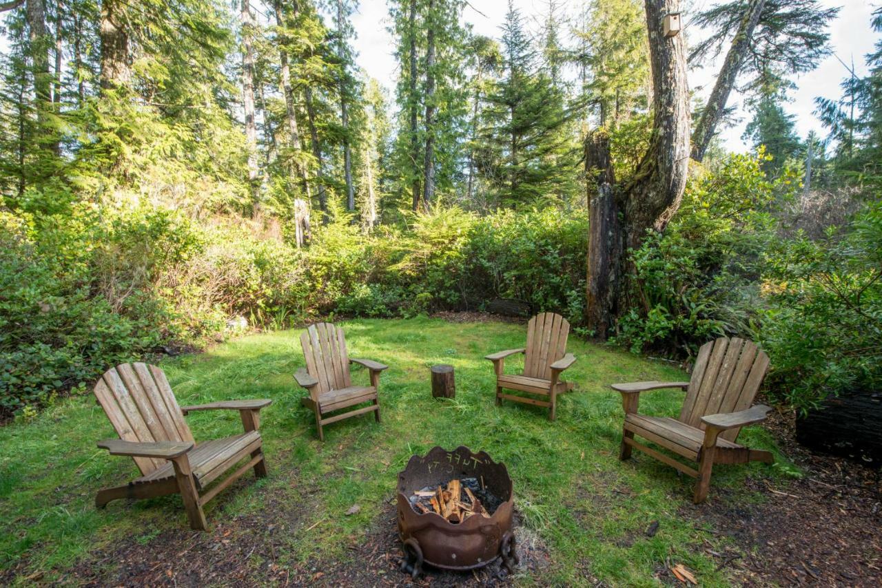 Chesterman Hideaway Hotel Tofino Exterior photo